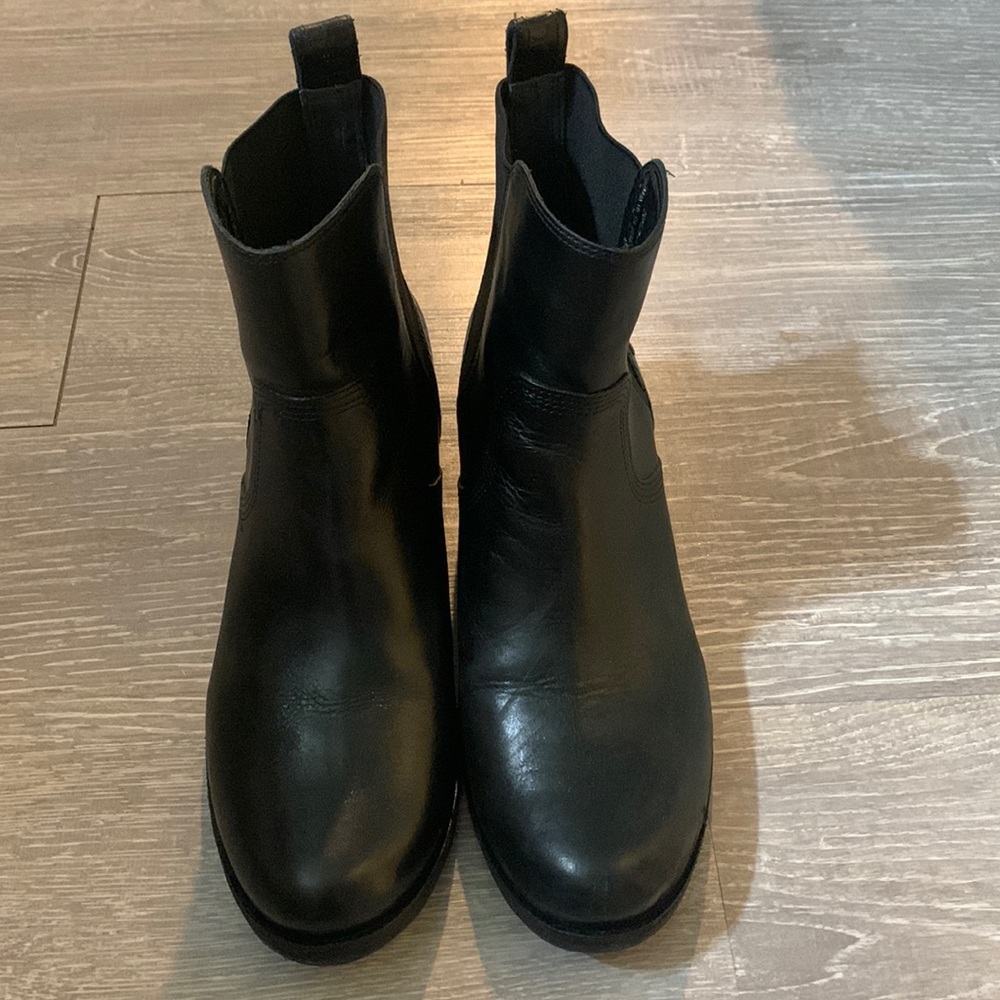 Size 6.5 black leather UGG dress boot with fur insides